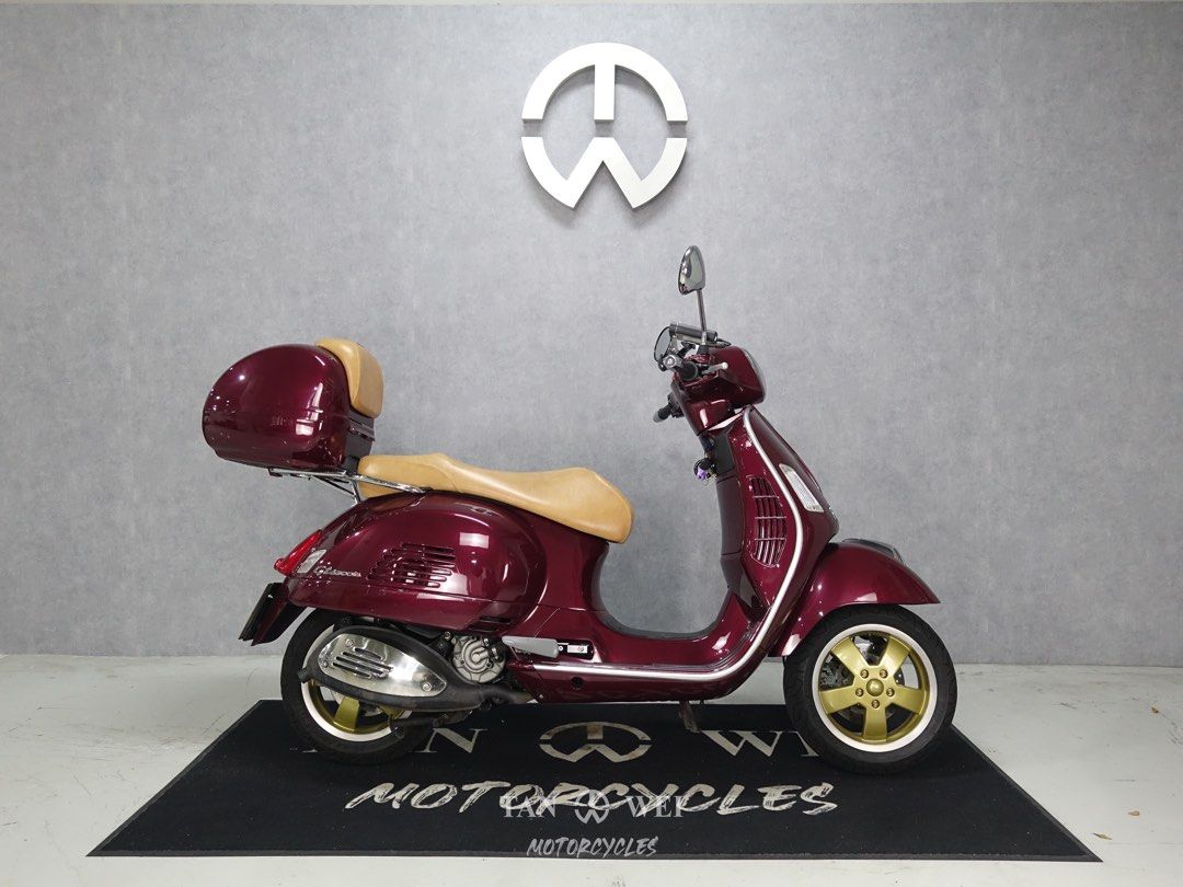Piaggio Vespa GTS300 Super | Used Motorcycle Dealership in