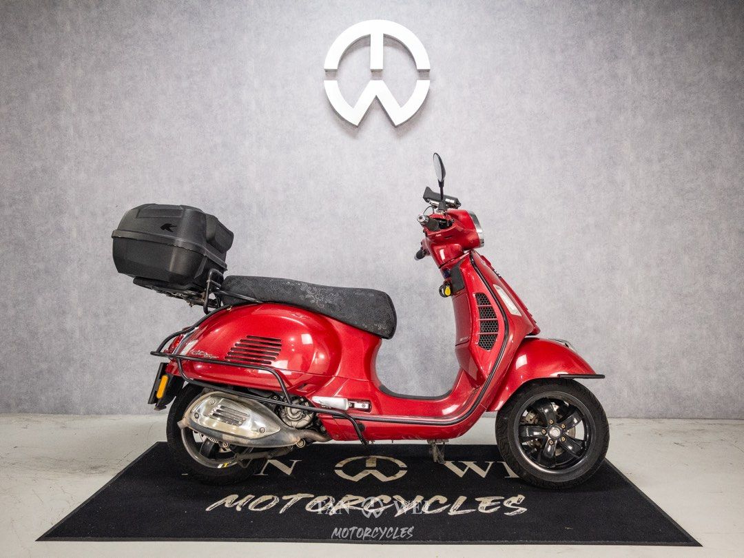 Piaggio Vespa GTS300 Super Tech