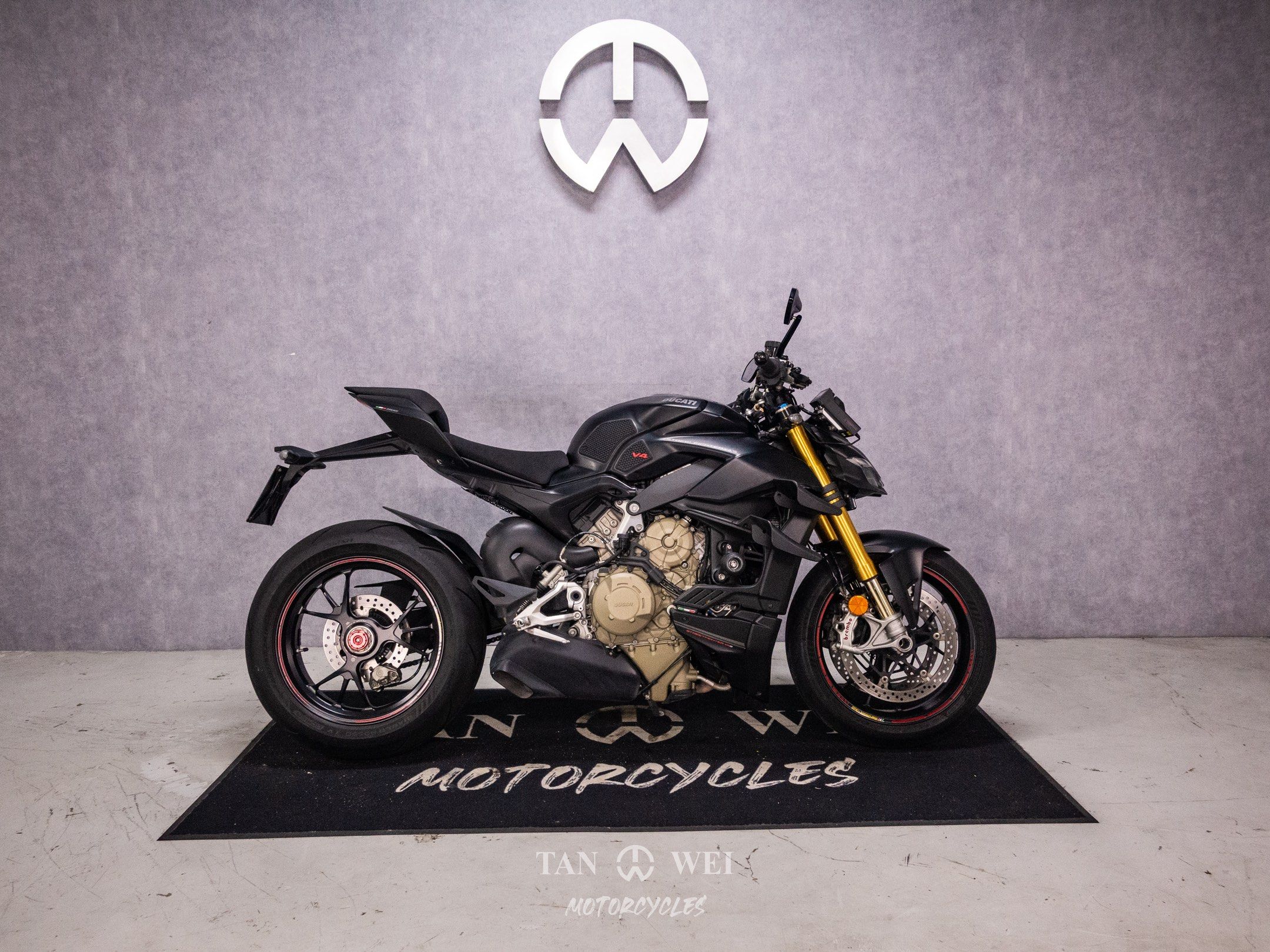 Ducati Streetfighter V4S