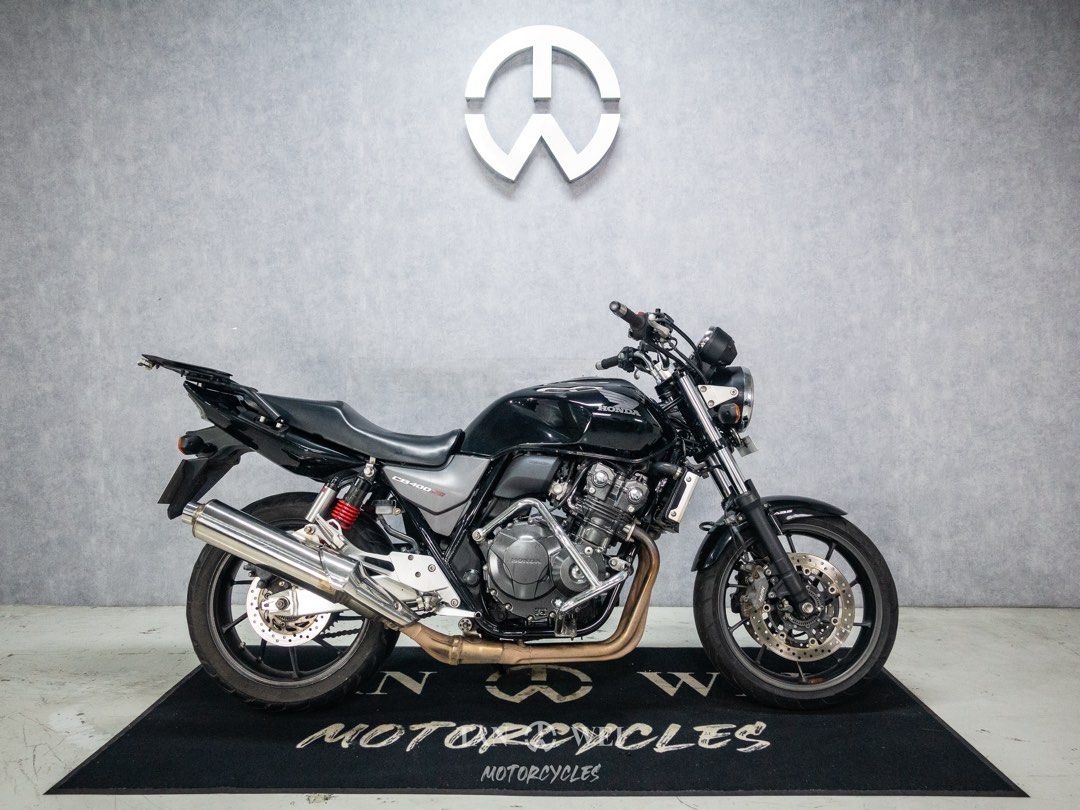 Honda CB400SF Revo
