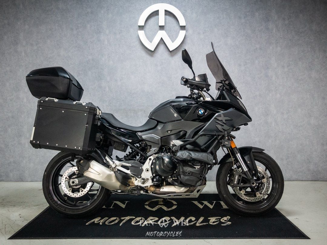 BMW F900XR